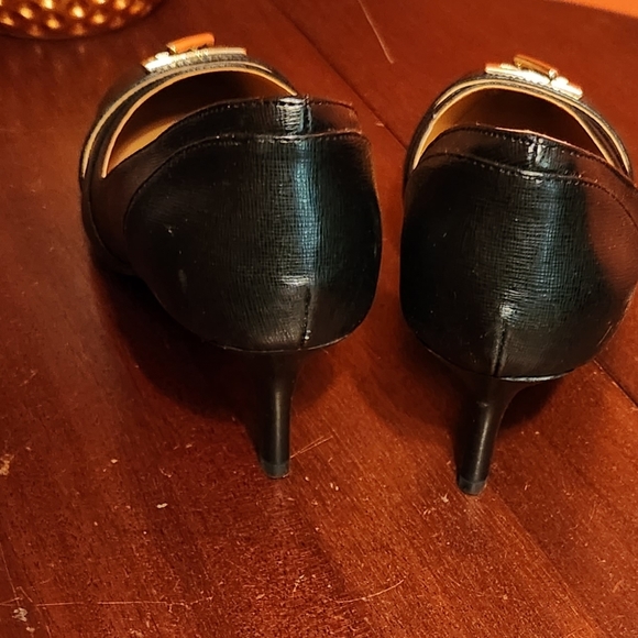 Pumps - Picture 3 of 4